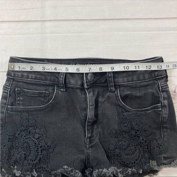 American Eagle Womens Black Super Stretch X Hi Rise Crochet Accent Short Size 4 - Picture 10 of 10